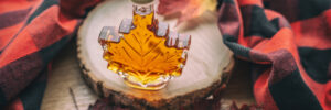 Maple,Syrup,Gift,Bottle,In,Red,Maple,Tree,Leaves,For